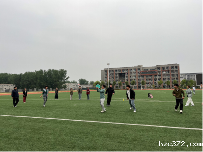 新闻稿信息技术学院顺利开展团学干部素质拓展活动160.png