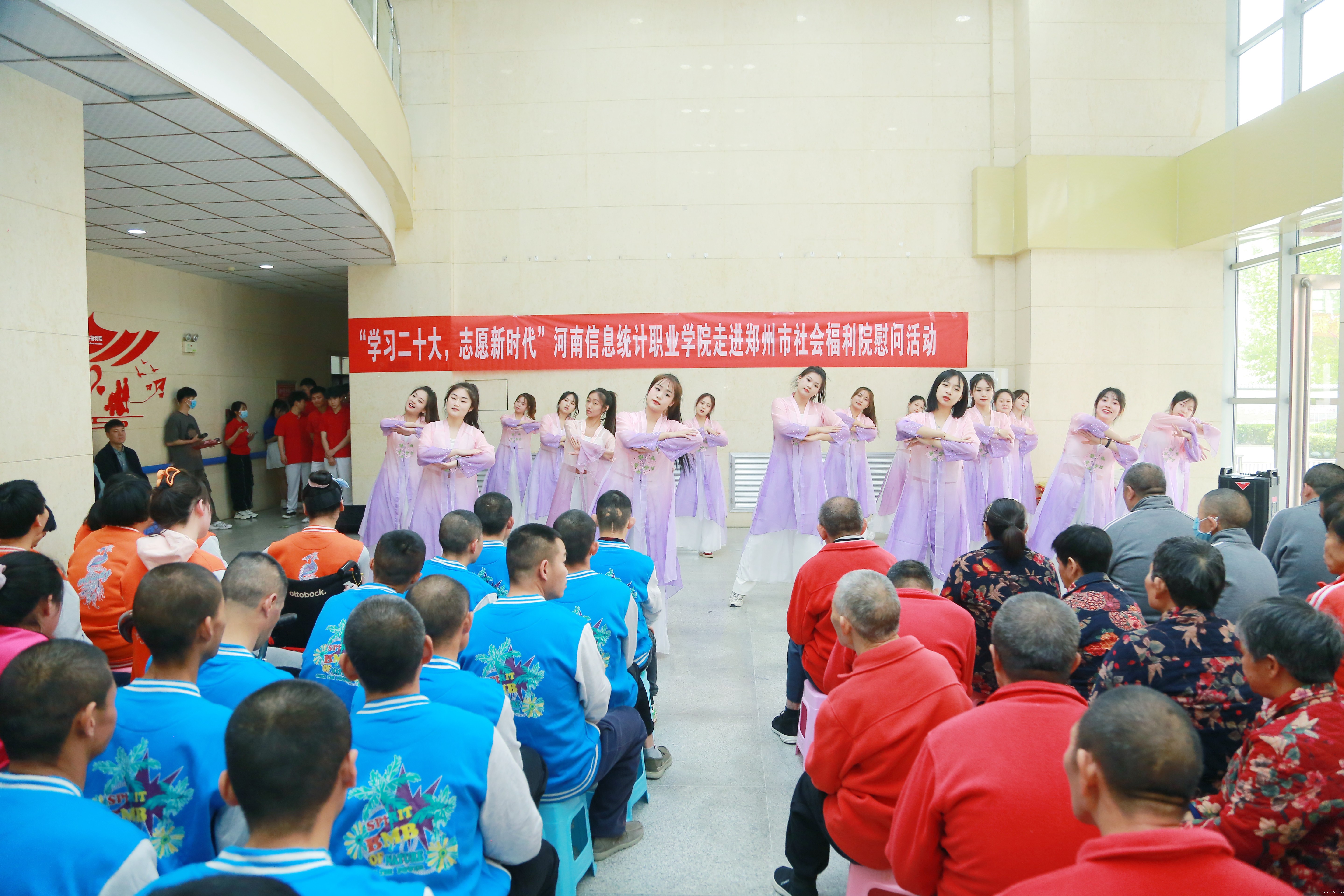 dcf1e0ef51796f04528ea2451fce165.jpg